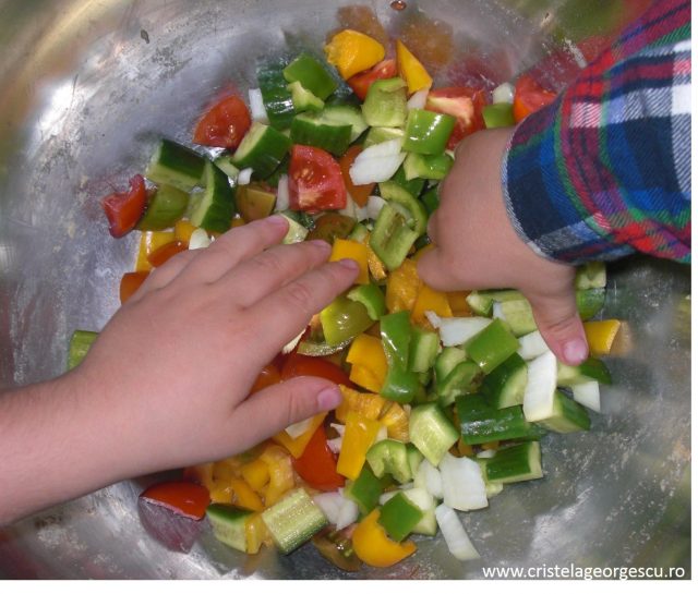 Salată 2P stropită cu Vitamina L